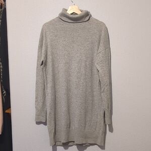 Everlane Light Gray Turtleneck Sweater